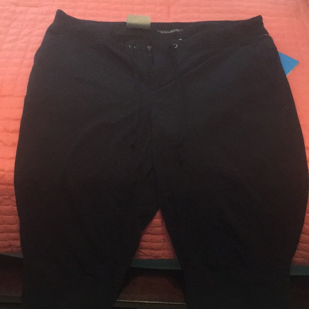NEW Columbia women’s black pants